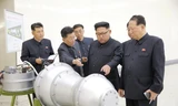 Nhà lãnh đạo Triều Tiên Kim Jong Un thăm Viện Vũ khí hạt nhân. Ảnh: KCNA
