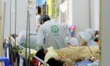 Hầu hết các BV đều trong tình trạng quá tải bệnh nhân SXH. Ảnh: Như Ý