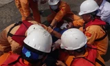 Thuyền viên bị tai nạn đa chấn thương đã được đưa vào bờ tiếp tục điều trị.