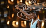 Lupita Nyong'o là nữ diễn viên người Mexico - Kenya và đầu tiên giành được giải Oscar cho vai diễn của mình trong “12 Years a Slave” (“12 năm nô lệ”).
