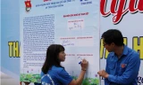 Đoàn viên, thanh niên ký cam kết hưởng ứng cuộc vận động “Thanh niên với văn hóa giao thông”