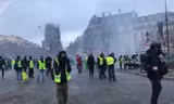 Pháp: Paris hỗn loạn vì biểu tình phản đối tăng giá nhiên liệu