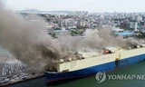 Vụ cháy tàu nhìn từ trên cao. Ảnh: Yonhap