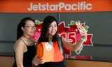 Jetstar Pacific tặng quà độc đáo cho hành khách nữ