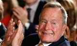 Cựu Tổng thống Mỹ George H.W. Bush (tức Bush “cha”) nay đã 92 tuổi.