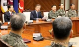 Hôm nay, 17/5, Tổng thống Hàn Quốc Moon Jae-in lần đầu thăm Bộ Quốc phòng sau khi nhậm chức hồi tuần trước. Ảnh: Yonhap