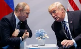 Tổng thống Putin và Tổng thống Trump gặp nhau bên lề hội nghị G20 tháng 7/2017 ở Hamburg (Đức). Ảnh: AP