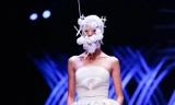 Dàn người mẫu 'giấu mặt' bùng nổ trên sàn catwalk