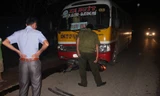 Người phụ nữ bị xe buýt tông tử vong trong đêm