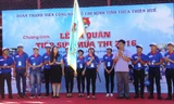 Tỉnh Đoàn TT-Huế và đại diện lãnh đạo tỉnh phát lệnh xuất quân tiếp sức mùa thi năm 2016 tại Huế. 