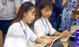 Sinh viên Y Dược Thái Nguyên thay vở ghi bằng Galaxy Tab
