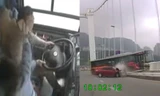 Hé lộ lí do nữ hành khách đánh đập tài xế khiến xe buýt lao xuống sông