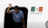 Cựu Tổng thống Bolivia Evo Morales đến Mexico tị nạn. Ảnh: Reuters
