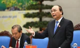 Thủ tướng Nguyễn Xuân Phúc nhấn mạnh: Cuộc họp đầu tiên này của Chính phủ tập trung bàn một số việc cấp bách và các giải pháp cần làm ngay trong tháng 4 và những tháng tiếp theo. Ảnh: VGP/Quang Hiếu
