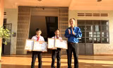 Hai em nhỏ ở Gia Lai cứu người đuối nước nhận huy hiệu Tuổi trẻ dũng cảm