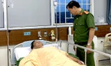 Đối tượng ma tuý dùng dao tấn công hai cán bộ công an rồi trốn vào rẫy