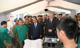 Thủ tướng Nguyễn Xuân Phúc và Thủ tướng Scott Morrison thăm Bệnh viện dã chiến cấp 2 số 2, chiều 23/8 ẢNH: NHƯ Ý