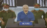 Bị cáo Ðường “Nhuệ” tại phiên xử ngày 18/8 (ảnh chụp qua màn hình tivi) Ảnh: Hoàng Long 