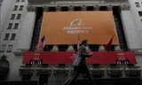 Biển hiệu của Alibaba trước Sở Giao dịch Chứng khoán New York ngày 11/11/2015 Ảnh: REUTERS