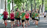 Các runner hăng say tập luyện 