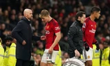 MU chịu tổn thất lớn: Hojlund chấn thương, Ten Hag bị phạt