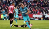 Harry Kane lóe sáng ngày Lễ tặng quà, Tottenham giật lại 1 điểm trước Brentford