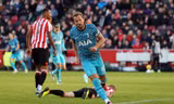 Harry Kane lóe sáng ngày Lễ tặng quà, Tottenham giật lại 1 điểm trước Brentford