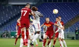 Hàng thủ mắc sai lầm, M.U hút chết trước Roma