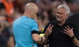 Lăng mạ trọng tài, HLV Mourinho trả giá cực đắt