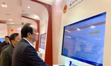 Bộ trưởng, Chủ nhiệm VPCP Mai Tiến Dũng kiểm tra Cổng dịch vụ công Quốc gia trước giờ khai trương.