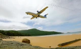 ‘Mục sở thị’ máy bay hạ cánh ở Côn Đảo