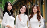 Nữ sinh Hà Nội rạng rỡ trong ngày khai trường