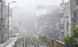 Sương mù dày đặc bao trùm Thủ đô Hà Nội