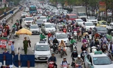Giao thông Hà Nội 'tăng nhiệt' trước kỳ nghỉ lễ