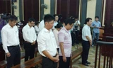 Các bị cáo trung vụ buôn thuốc chữa ung thư giả của VnPharma tại toà
