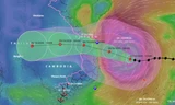 Bão số 9 như một cơn cuồng phong lao thẳng vào miền Trung