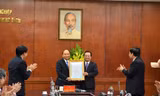 Thủ tướng Nguyễn Xuân Phúc trao quyết định điều động, bổ nhiệm ông Lê Minh Hoan, nguyên Bí thư tỉnh uỷ Đồng Tháp làm Thứ trưởng Bộ NN&PTNT