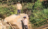Lâm Đồng: Mỏ đá nổ mìn làm sập chòi, hư hại cây trồng của người dân