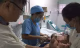 Mổ tách đôi bé song sinh dính liền phần gan