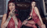 Nữ tỷ phú Rihanna thả dáng 'đầy khiêu khích' với nội y cắt khoét táo bạo