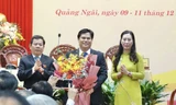 Ông Trần Phước Hiền (ở giữa) trúng cử chức danh Phó Chủ tịch UBND tỉnh Quảng Ngãi, nhiệm kỳ 2016-2021. Ảnh: Nguyễn Ngọc 
