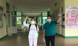 Nữ bệnh nhân mắc COVID-19 cuối cùng được điều trị tại bệnh viện Phổi Đà Nẵng đã ra viện. 