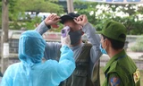 Cận cảnh quy trình kiểm tra, giám sát y tế ở cửa ngõ thành phố Đà Nẵng