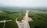 Phong cảnh hữu tình dọc cao tốc 11.000 tỷ vắt qua dãy Trường Sơn