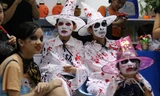Loạt 'quỷ nhỏ' háo hức xuống phố Tây vui hội Halloween