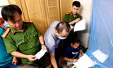 Công an triệt phá đường dây đánh bạc vào tối 23/9.