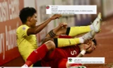 Các CĐV Malaysia cho rằng trọng tài đã sai khi cho ĐT Việt Nam được hưởng phạt đền.