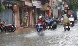 Mưa kéo dài ở Hà Nội