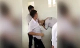 Học sinh đánh nhau thô bạo, hiệu trưởng bị phê bình 