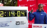 Chân chạy người Kenya phá kỷ lục thế giới marathon tồn tại 16 năm